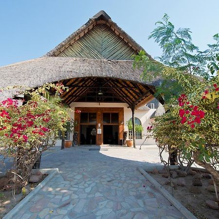 Oshakati Country Hotel Exterior foto