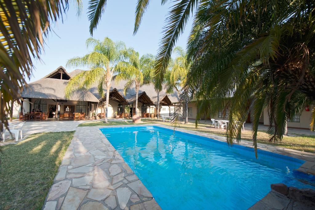 Oshakati Country Hotel Exterior foto