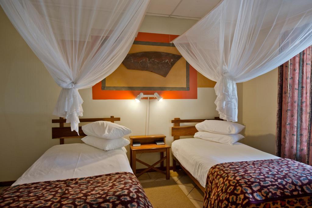Oshakati Country Hotel Habitación foto