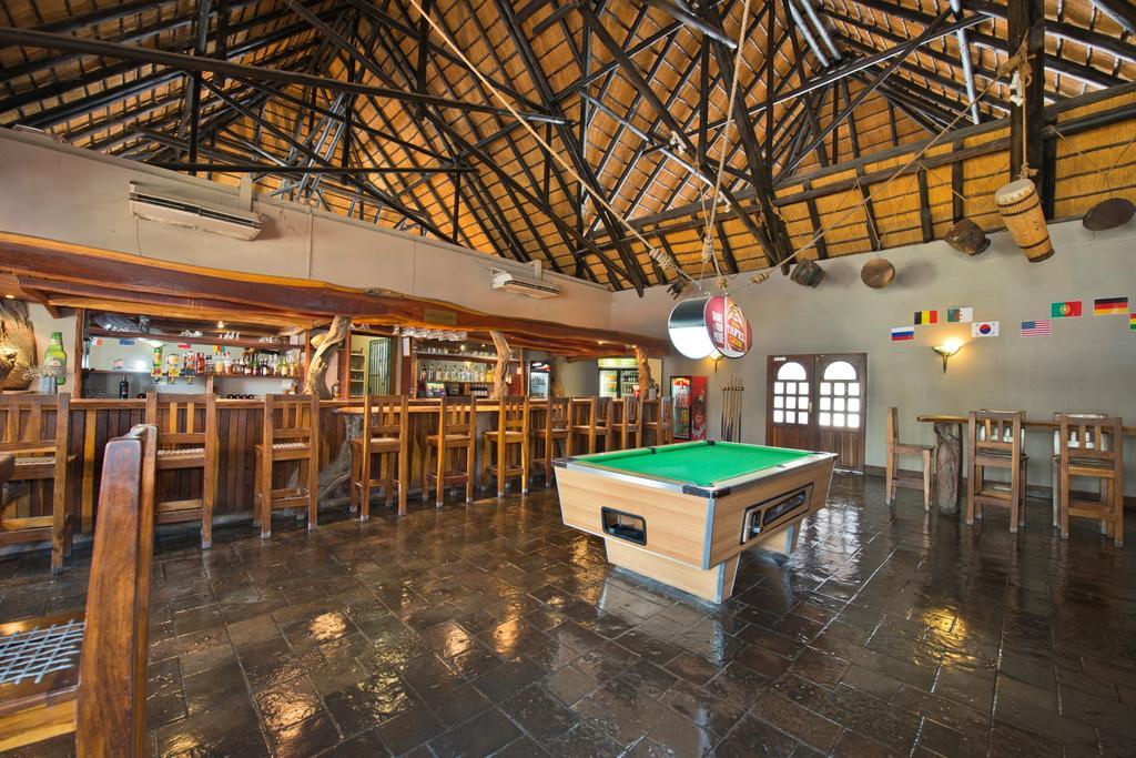 Oshakati Country Hotel Exterior foto