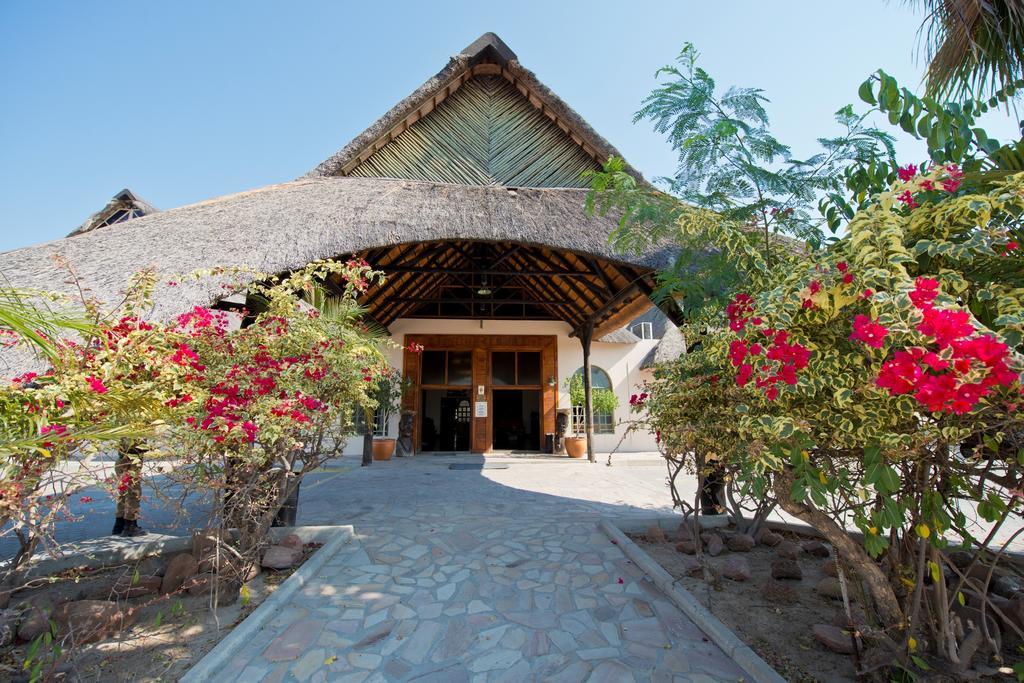 Oshakati Country Hotel Exterior foto